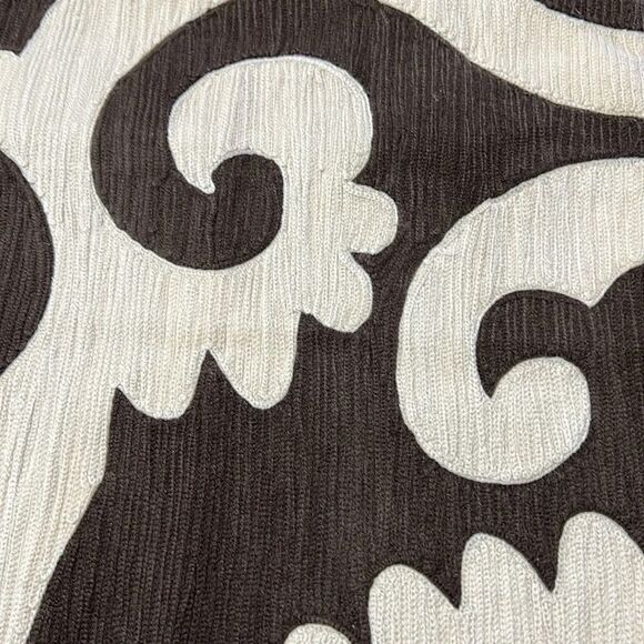 Pottery Barn Brown and Cream Pillow Cover 20 x 20 - Picture 6 of 13